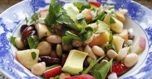 Pupiņu salāti - 10 receptes ar pupiņām